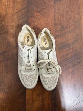 MK Michael Kors women’s Monique Trainer size 10